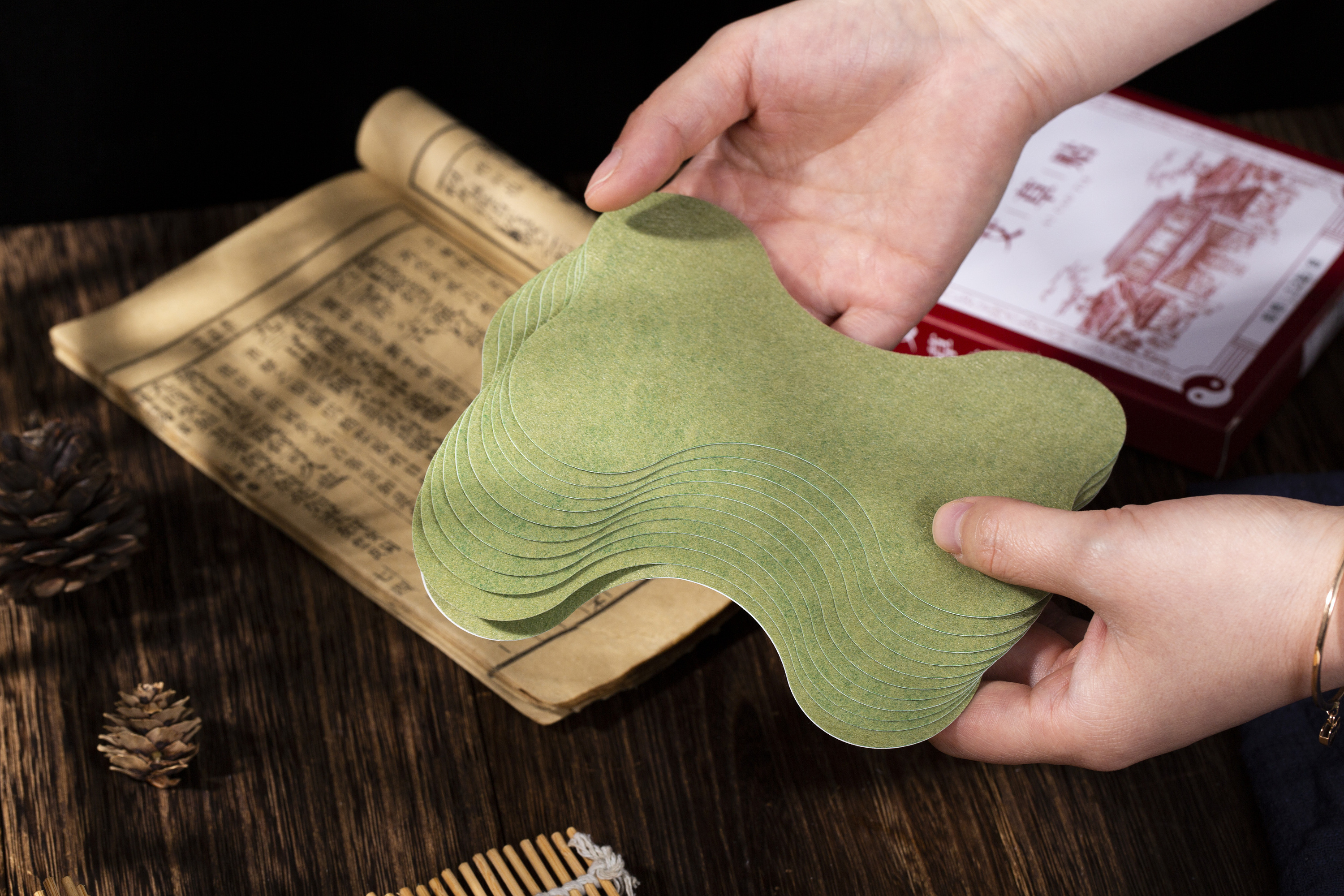 艾草贴是什么，艾草贴的制作加工流程步骤有哪些？